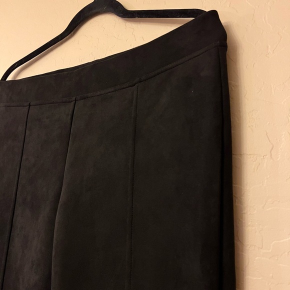 Andrew Marc Black Faux Suede Pants/Leggings - Picture 8 of 15